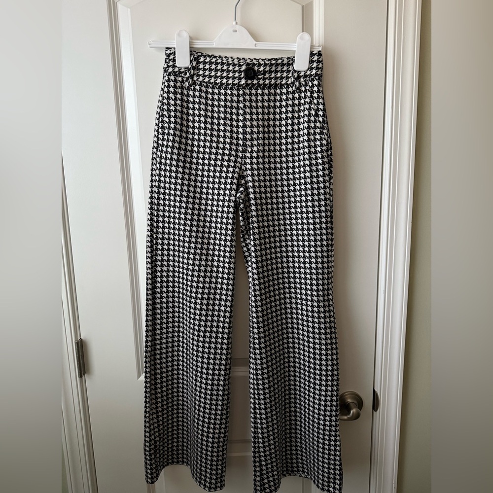 CAbi Monochrome Houndstooth Wide-Leg Pants